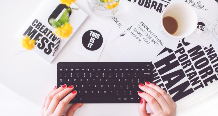 Dlaczego warto stosować białe znaki na stronie internetowej?